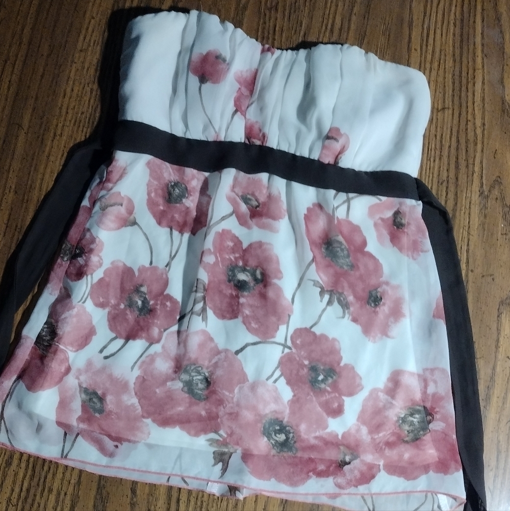 Floral Pattern Strapless Top
